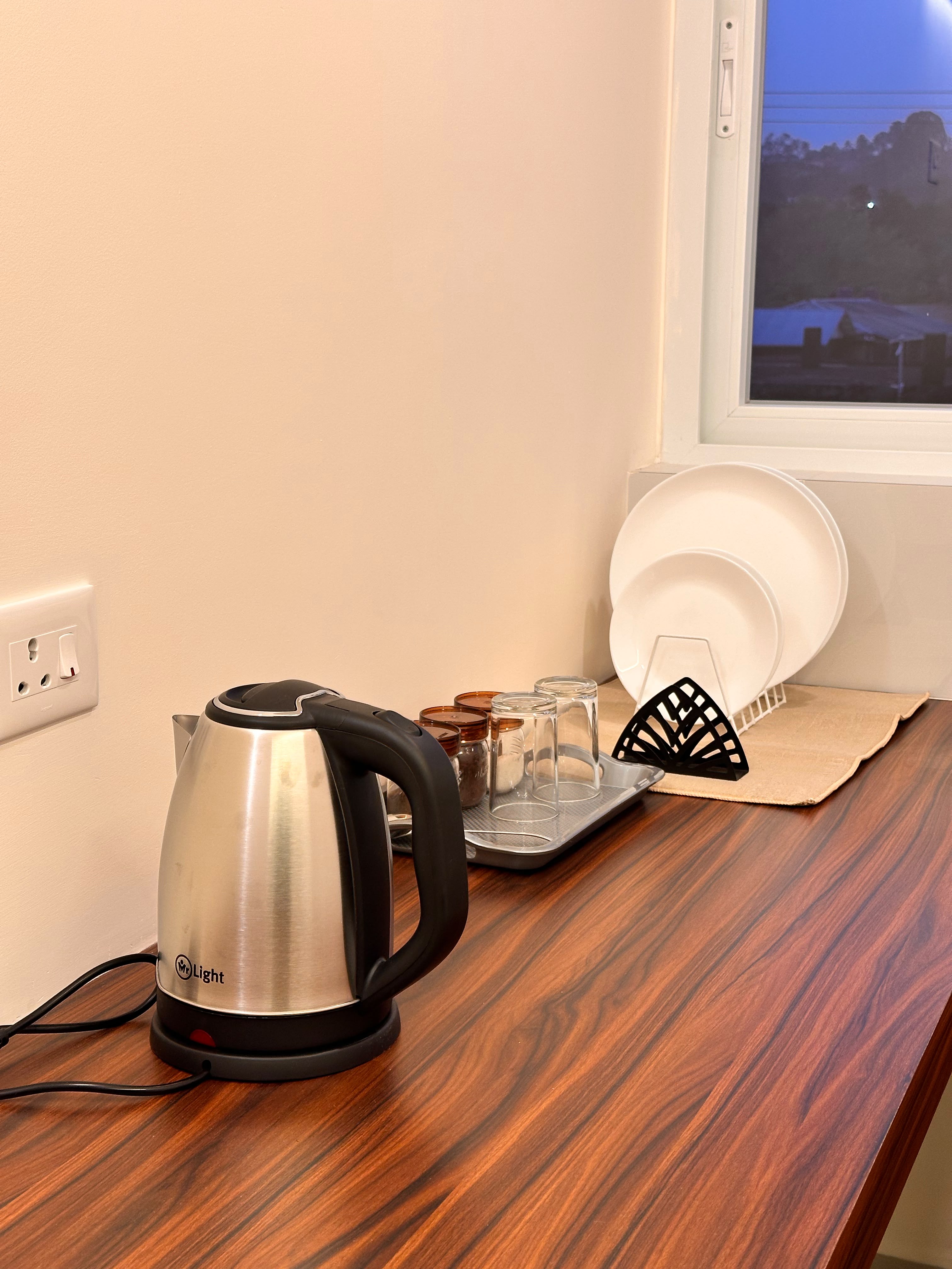 In-room kettle and essentials